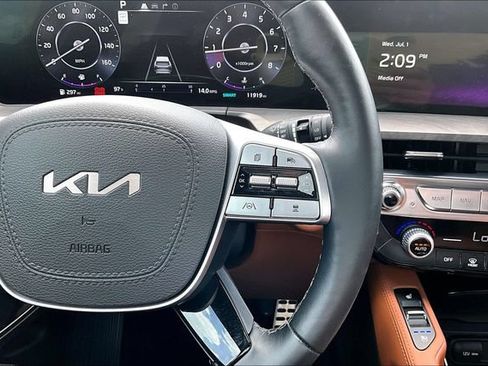 Used 2025 Kia Telluride SX X-Line AWD/4WD image 12