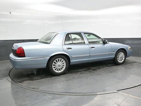 Used 2009 Mercury Grand Marquis LS RWD image 2