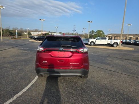 Used 2018 Ford Edge Titanium w/ Equipment Group 302A image 4