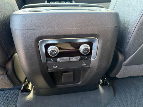 Used 2022 GMC Yukon Denali AWD/4WD image 18