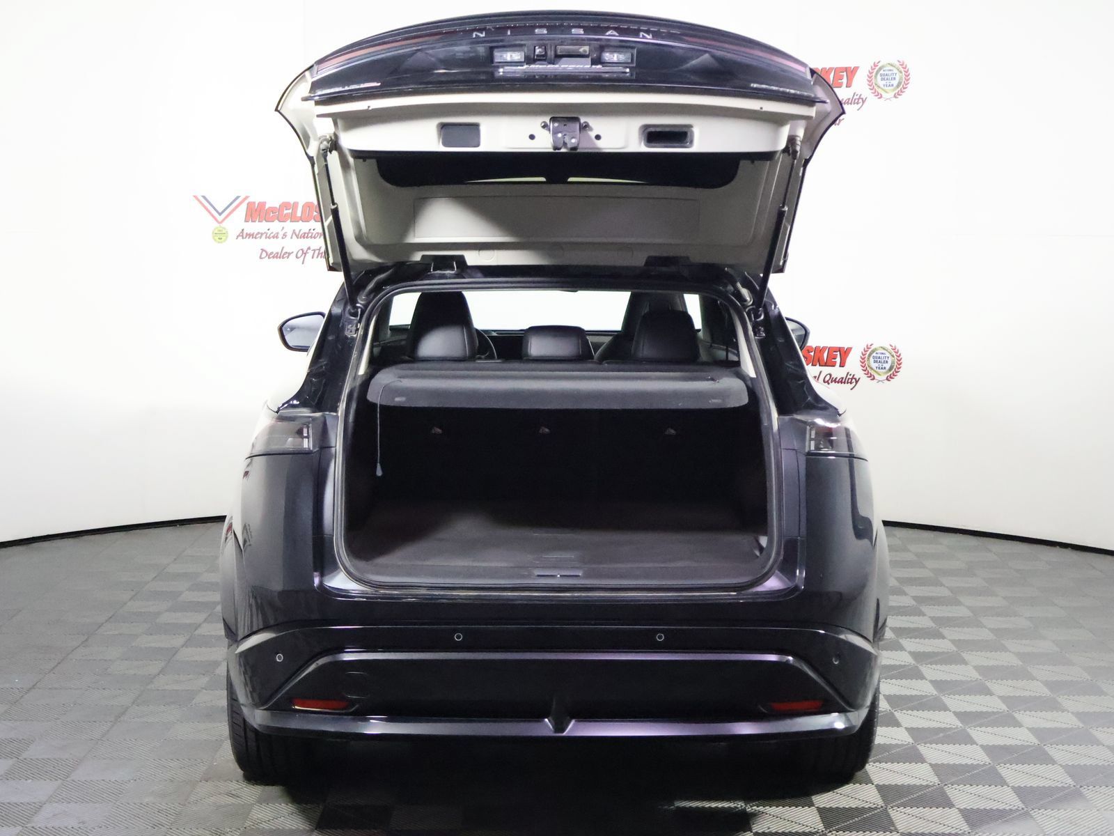 Used 2024 Nissan Ariya AWD image 11