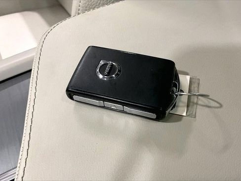 Certified 2024 Volvo XC90 B5 Core w/ Protection Package Premier image 12