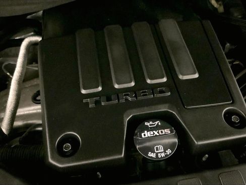 Used 2024 Chevrolet Silverado 1500 LT AWD/4WD image 30
