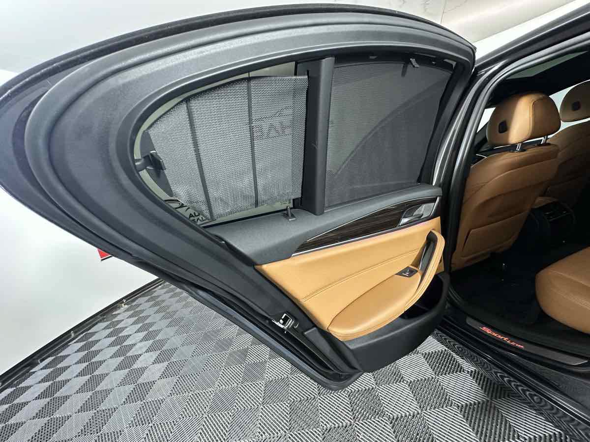 Used 2019 BMW 540i w/ Premium Package RWD image 19