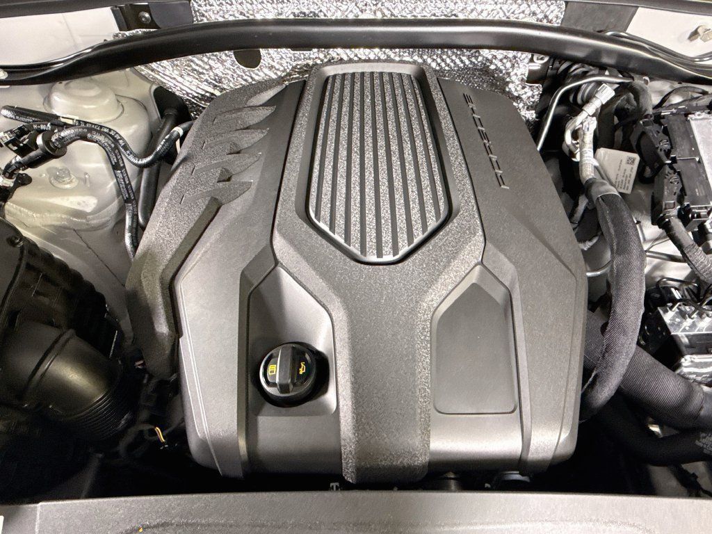 Certified 2026 Porsche Macan AWD/4WD image 25
