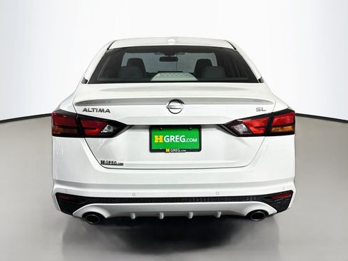 Used 2024 Nissan Altima 2.5 SL FWD image 8
