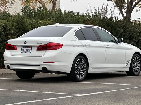 Used 2019 BMW 530i w/ Convenience Package image 2