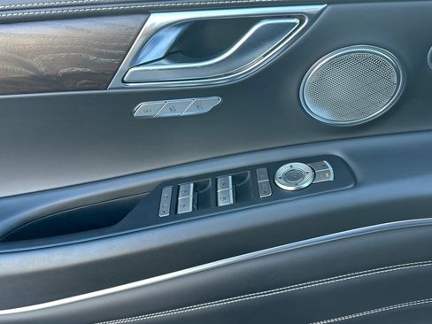 Used 2023 Genesis GV80 2.5T w/ Prestige 20" Package image 11