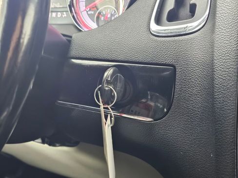 Used 2019 Dodge Grand Caravan SXT image 26