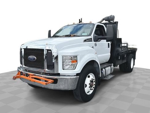 Used 2021 Ford F750 2WD Regular Cab Super Duty image 1