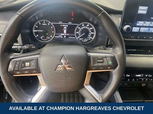 Used 2024 Mitsubishi Outlander SE AWD/4WD image 15