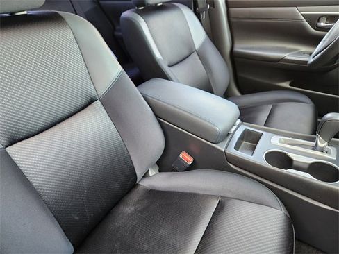 Used 2017 Nissan Altima 2.5 SR w/ LED Appearance Package image 10
