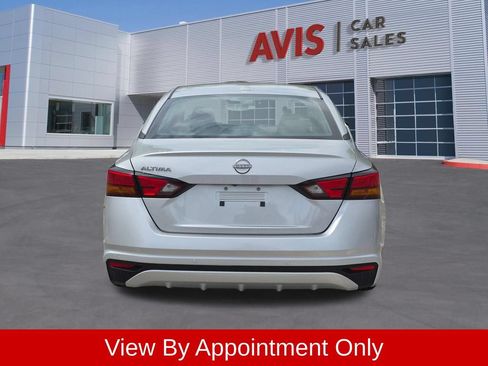 Used 2025 Nissan Altima 2.5 SV FWD image 7