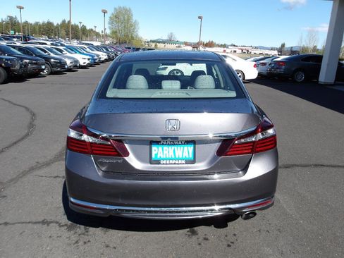 Used 2017 Honda Accord LX image 4