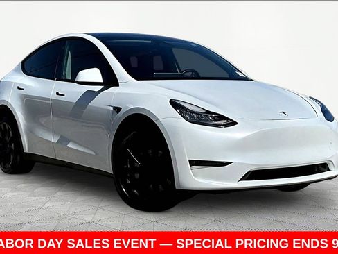 Used 2023 Tesla Model Y Long Range AWD/4WD image 1