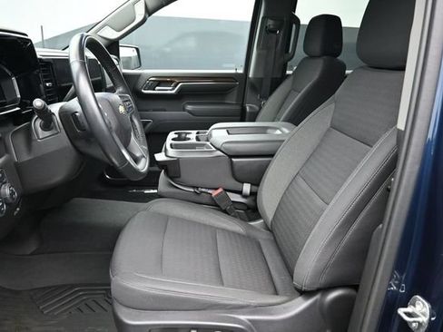 Used 2023 Chevrolet Silverado 1500 LT AWD/4WD image 12