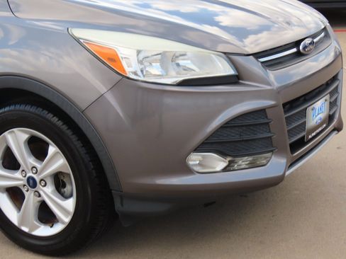 Used 2014 Ford Escape SE image 6