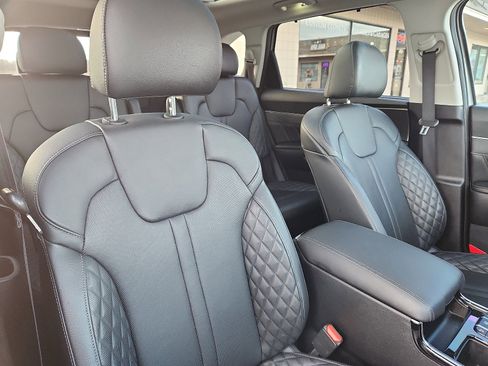 Used 2023 Kia Sorento SX image 32