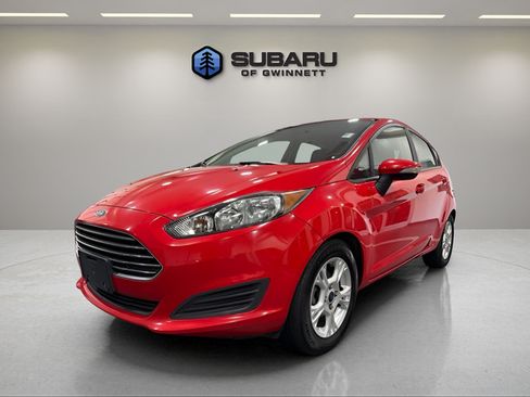 Used 2015 Ford Fiesta SE FWD image 1