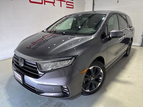 Used 2024 Honda Odyssey Elite image 2