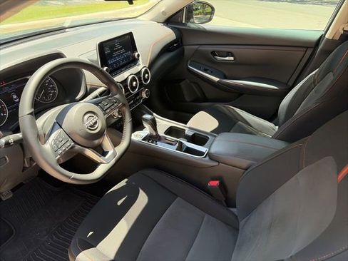 Used 2025 Nissan Sentra SR FWD image 11
