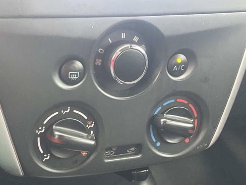 Used 2019 Nissan Versa SV image 16