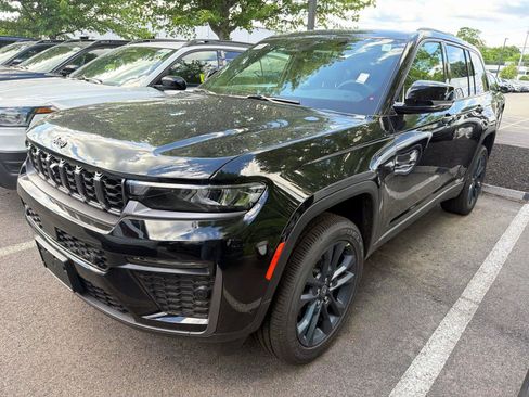 New 2026 Jeep Grand Cherokee Limited AWD/4WD image 4