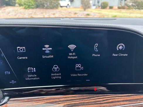 Used 2023 Cadillac Escalade ESV Premium Luxury image 29