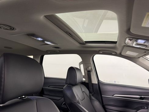 Used 2025 Kia Telluride S image 13