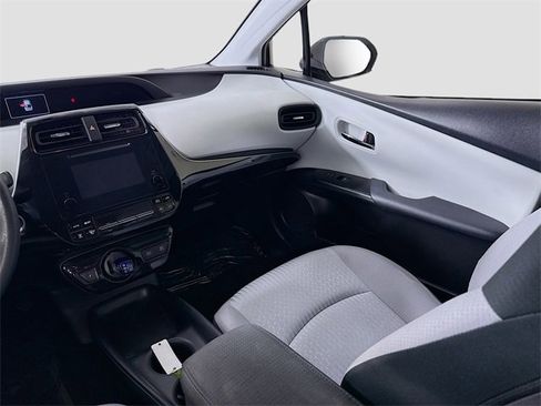 Certified 2016 Toyota Prius Two image 21