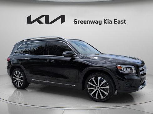 Used 2022 Mercedes-Benz GLB 250 4MATIC image 3