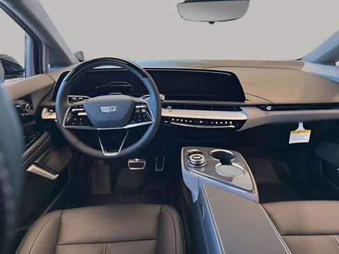 New 2026 Cadillac Optiq Luxury 1 image 20