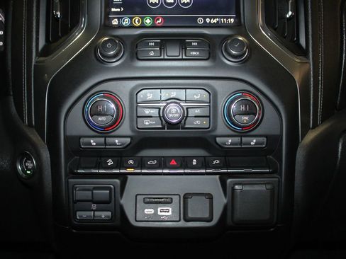 Used 2020 Chevrolet Silverado 1500 LT w/ All-Star Edition image 21