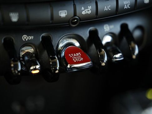 Used 2017 MINI Cooper S image 41