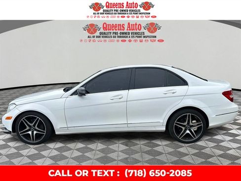 Used 2014 Mercedes-Benz C 300 4MATIC Sedan image 3