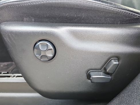 Used 2019 Jeep Grand Cherokee Limited image 30