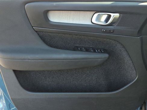 Certified 2023 Volvo XC40 B5 Plus image 12