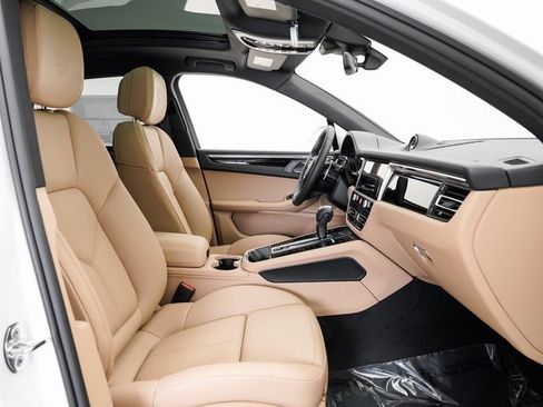 New 2025 Porsche Macan image 25