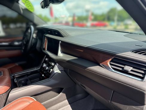 Certified 2023 GMC Yukon Denali Ultimate AWD/4WD image 37