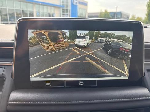 Used 2021 Chevrolet Suburban Z71 w/ Rear Media and Nav Package AWD/4WD image 19