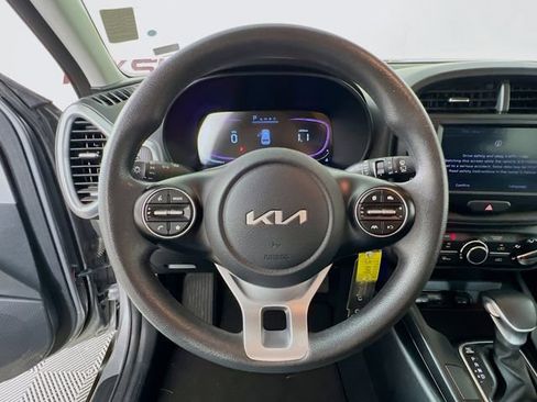 Used 2024 Kia Soul LX w/ Option Group 015 FWD image 12
