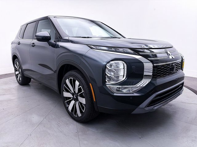 Used 2026 Mitsubishi Outlander SE AWD/4WD image 1