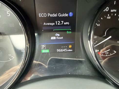 Used 2018 Nissan Rogue SV AWD/4WD image 24