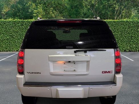 Used 2014 GMC Yukon Denali AWD/4WD image 5