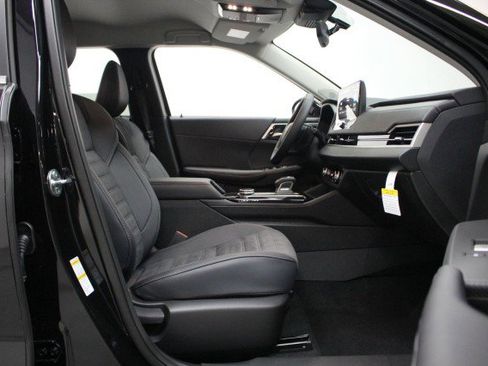 New 2026 Mitsubishi Outlander SE image 18