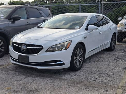 Used 2017 Buick LaCrosse Preferred FWD image 2