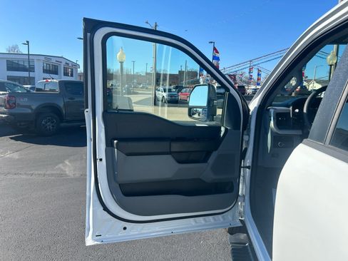 Used 2024 Ford F350 XL w/ XL Chrome Package image 17