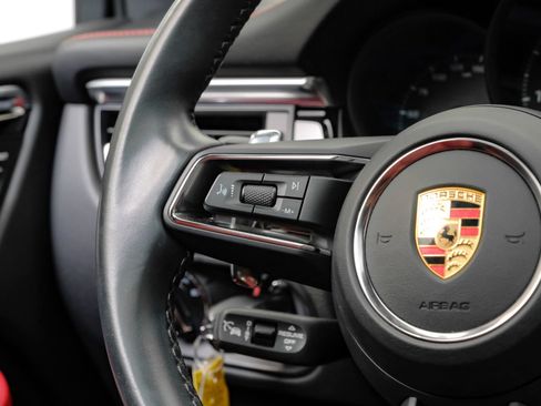 Used 2024 Porsche Macan AWD/4WD image 21