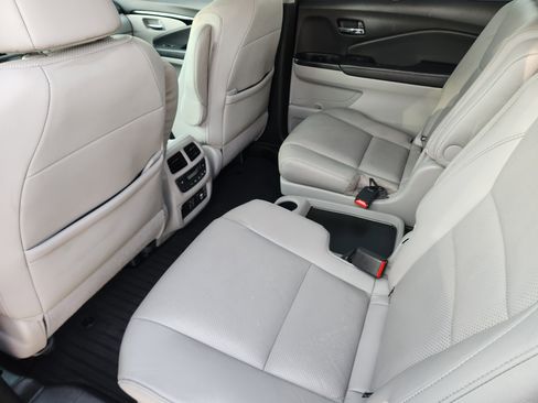 Used 2019 Honda Pilot Elite image 37