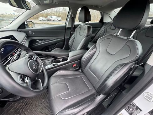 Used 2023 Hyundai Elantra Limited image 10